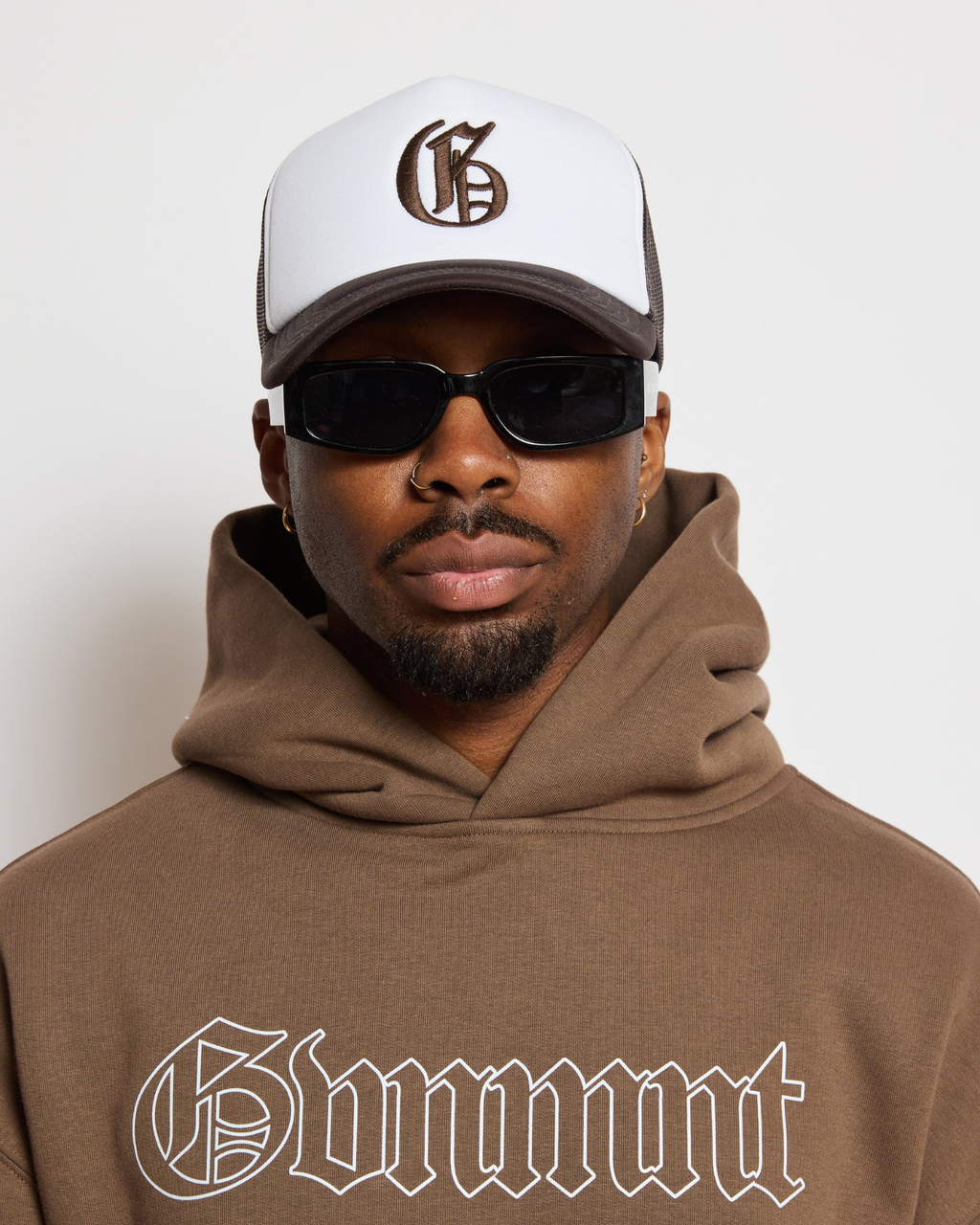 Old English Trucker Cap - Chocolate / White