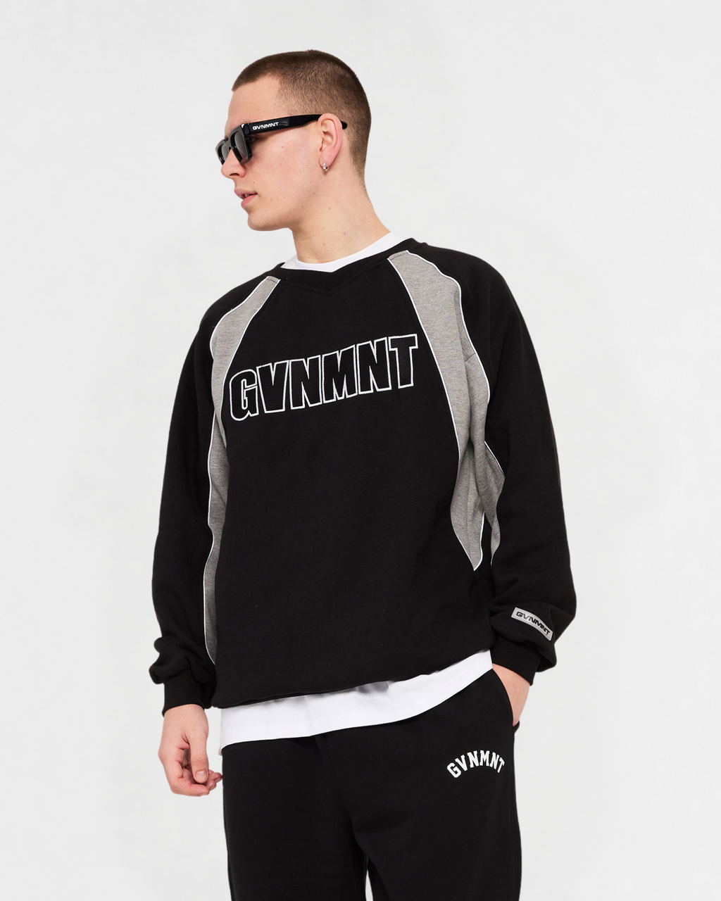 Origins Varsity VNeck  - Black / Heather Grey