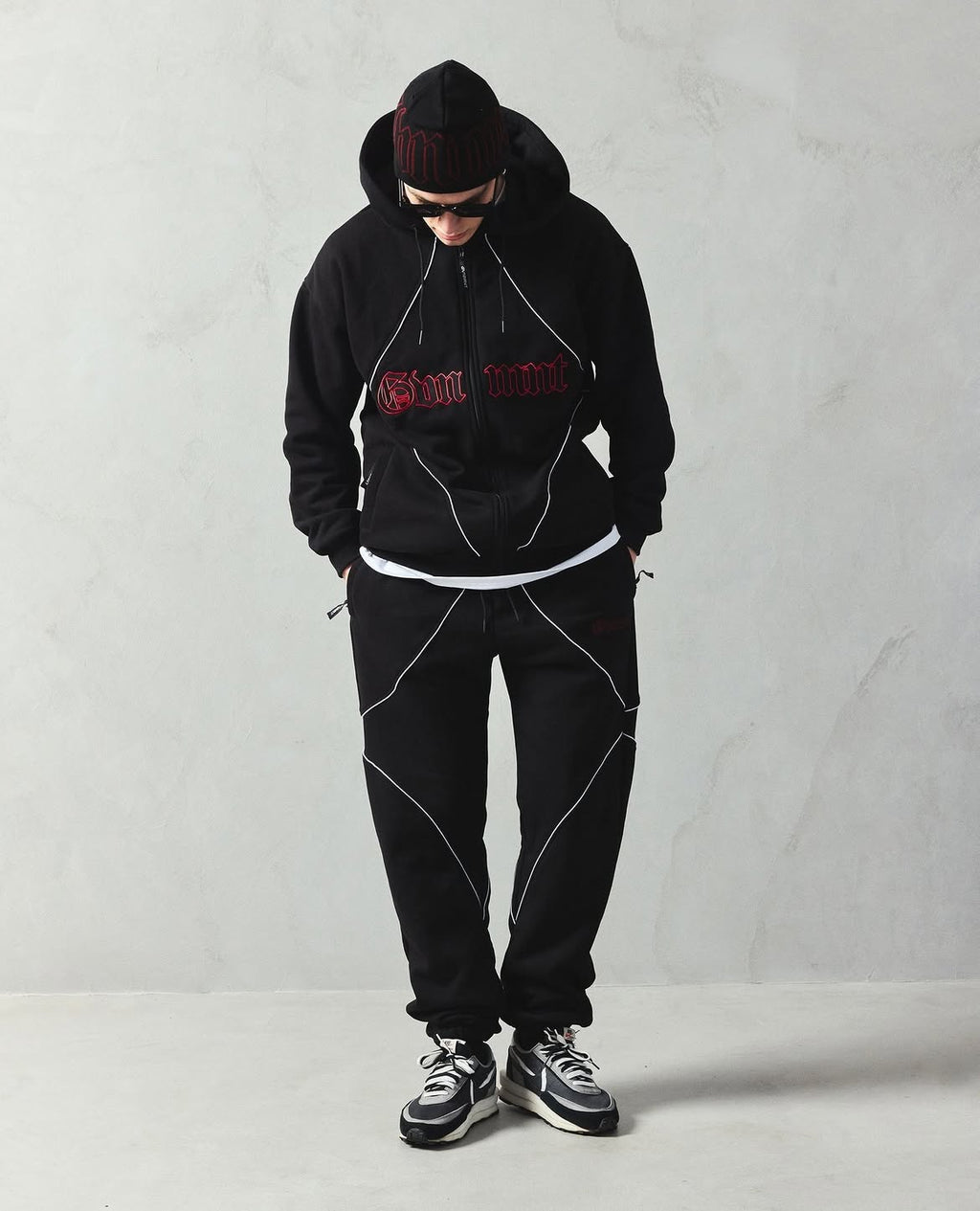 Exo Jog Pant - Black / Red