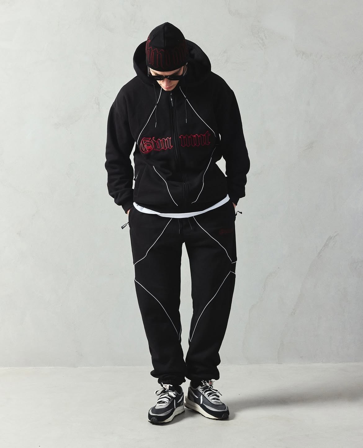Exo Jog Pant - Black / Red